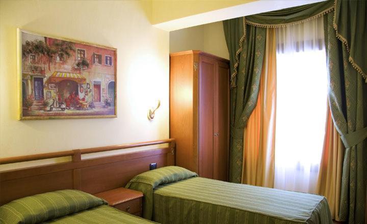 Hotel Bright Rome Bagian luar foto