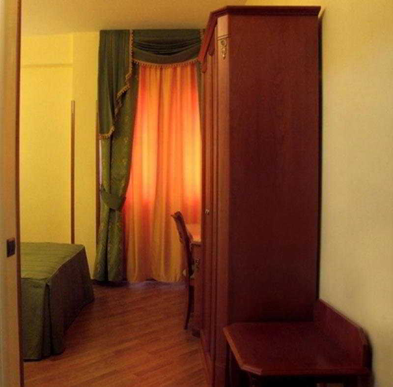 Hotel Bright Rome Bagian luar foto