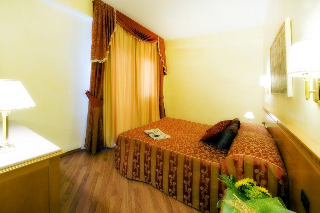Hotel Bright Rome Bagian luar foto